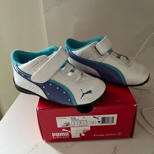 Kids Puma Shoes - Size 6